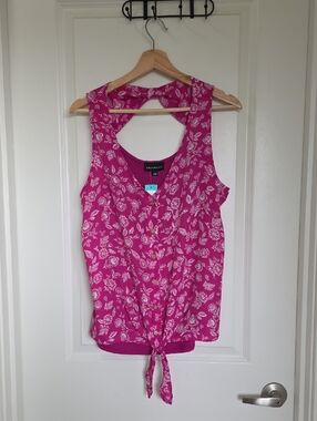 Avayah Back Detail Mixed Material Blouse In Fuchsia